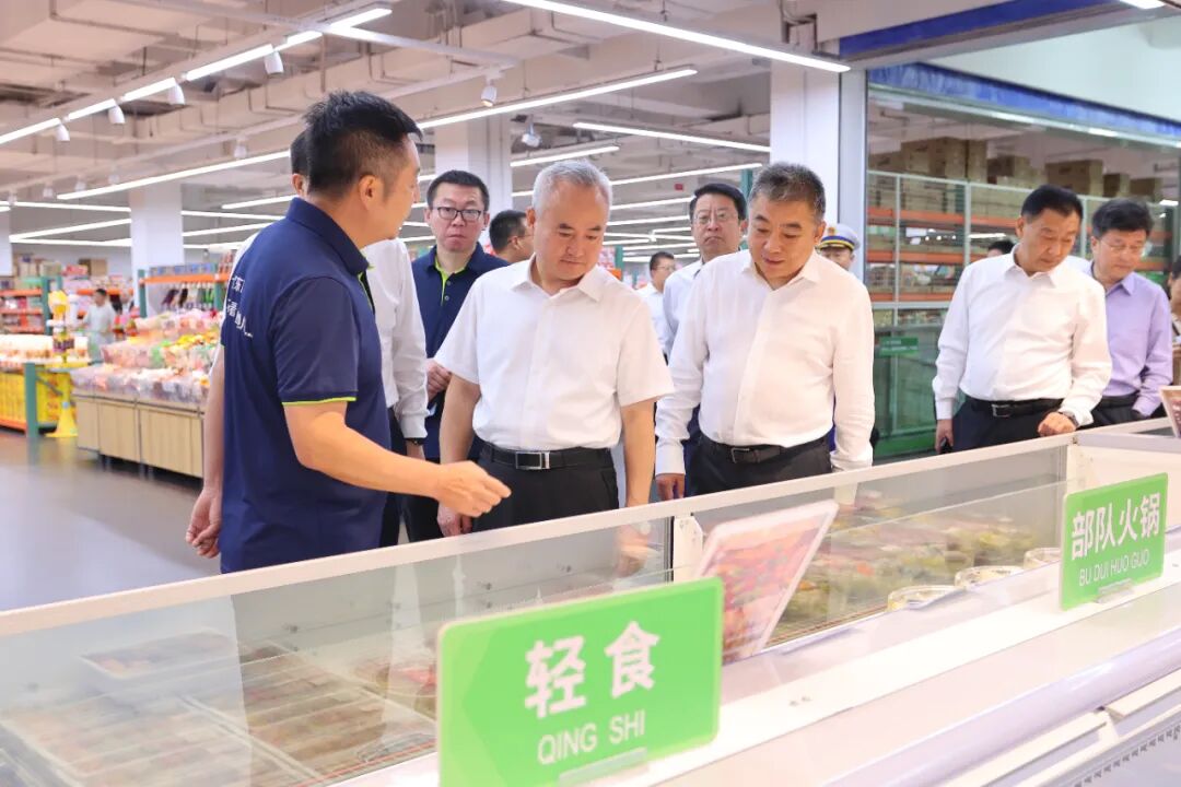 王炳森調研檢查節日市場供應和安全生產工作