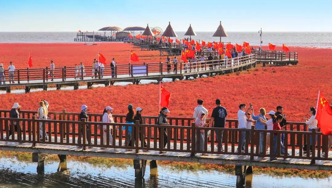 辽宁上新4条秋游精品线路，盘锦红海滩入选
