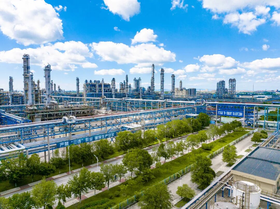 华锦集团新产品研发再添新成果，首次试产即实现出口销售