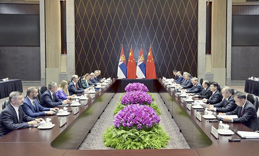 李强会见塞尔维亚总理马楚特