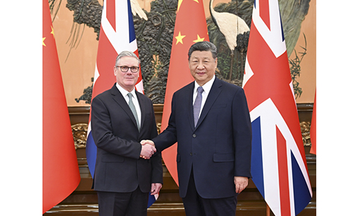 习近平会见英国首相斯塔默